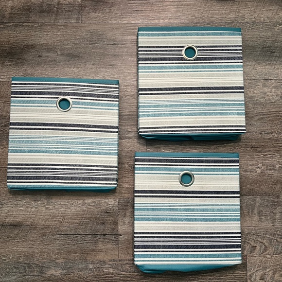 Storage bins - Picture 3 of 5